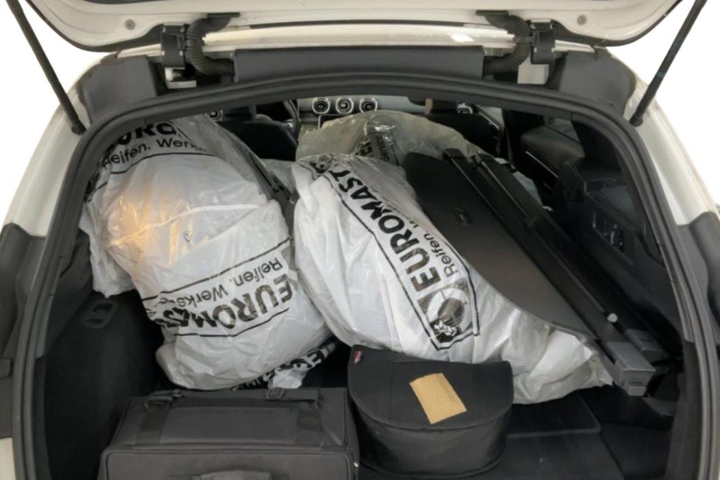 MERCEDES-BENZ C 2023