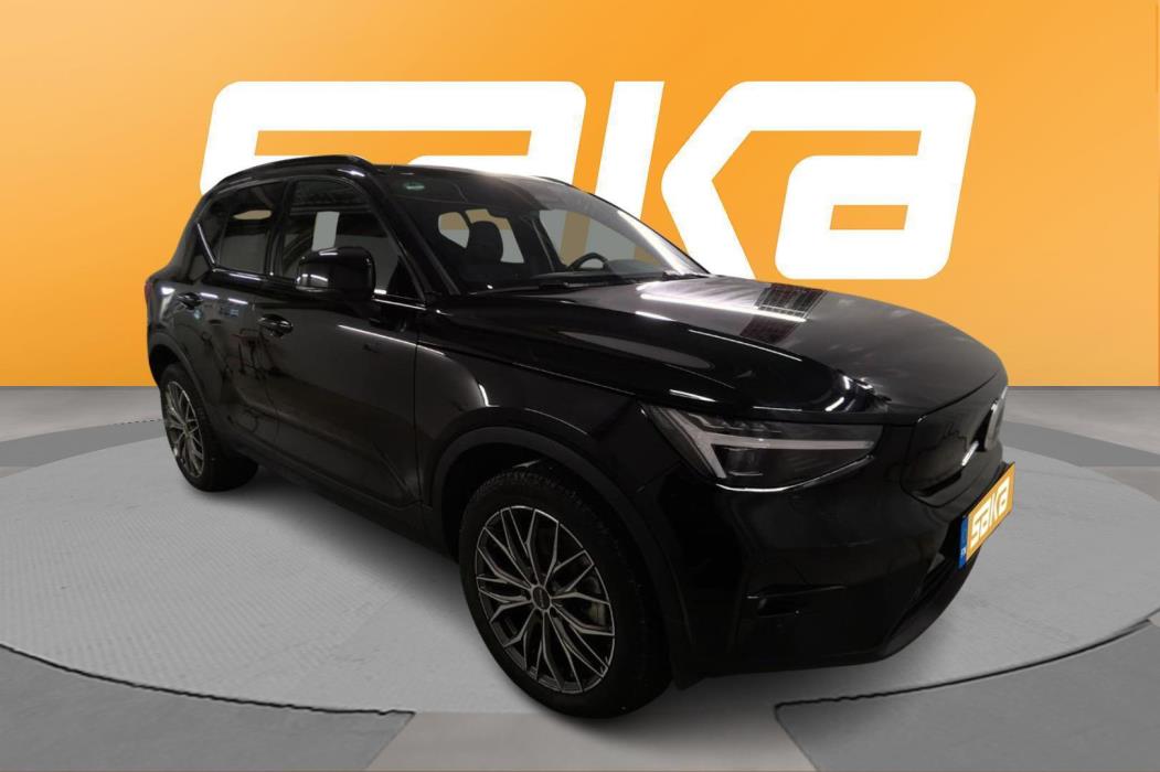 VOLVO XC40 2023