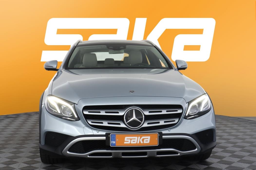 MERCEDES-BENZ E 2017