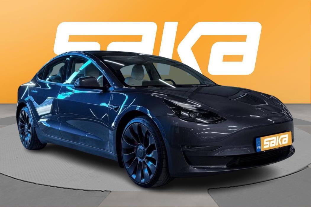 TESLA Model 3 2022