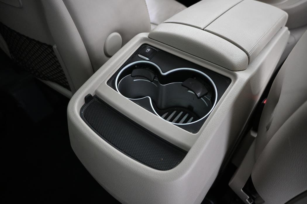 MERCEDES-BENZ V 2016