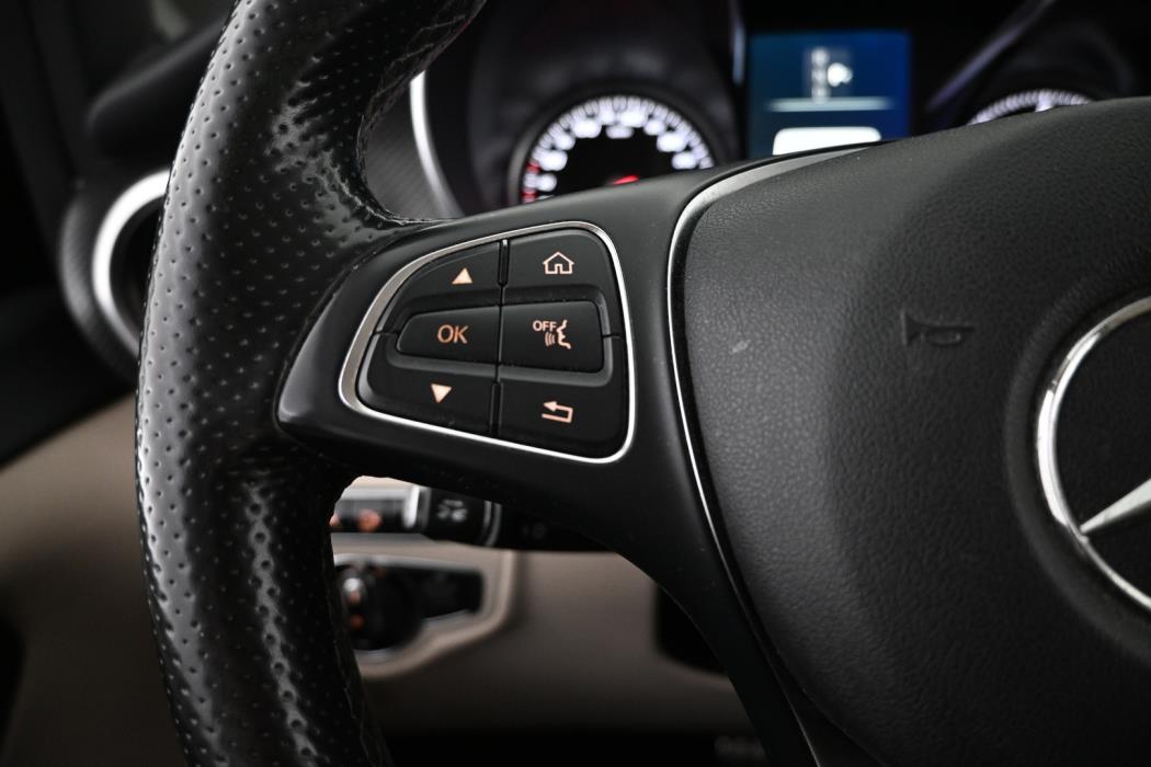 MERCEDES-BENZ V 2016