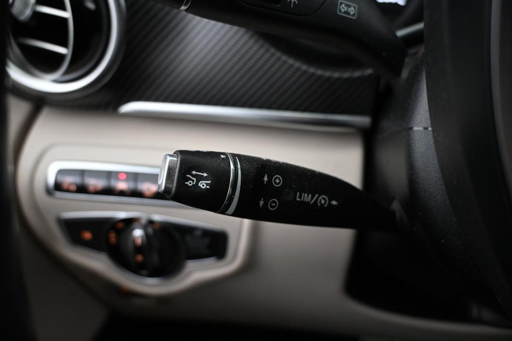 MERCEDES-BENZ V 2016