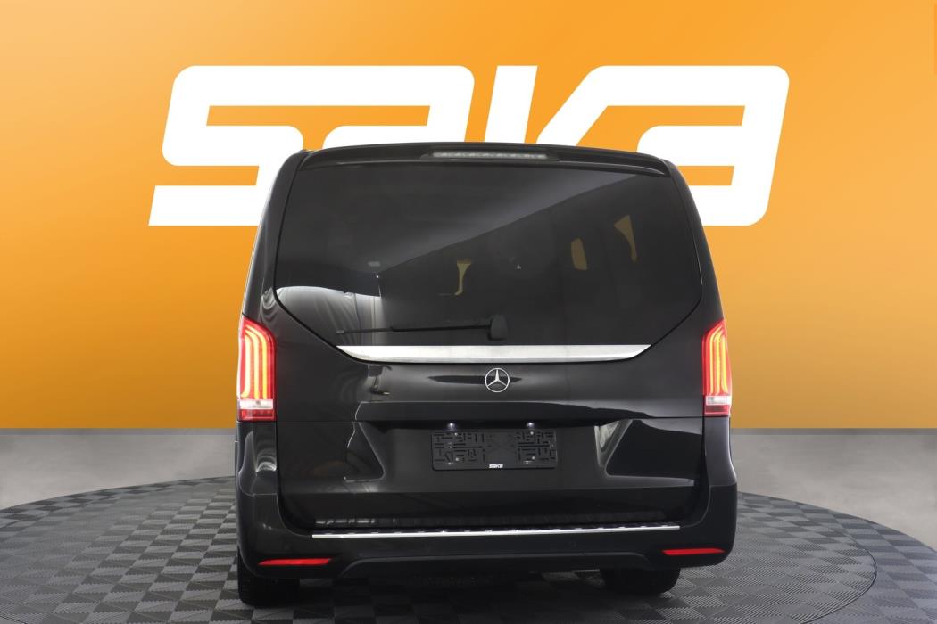 MERCEDES-BENZ V 2016