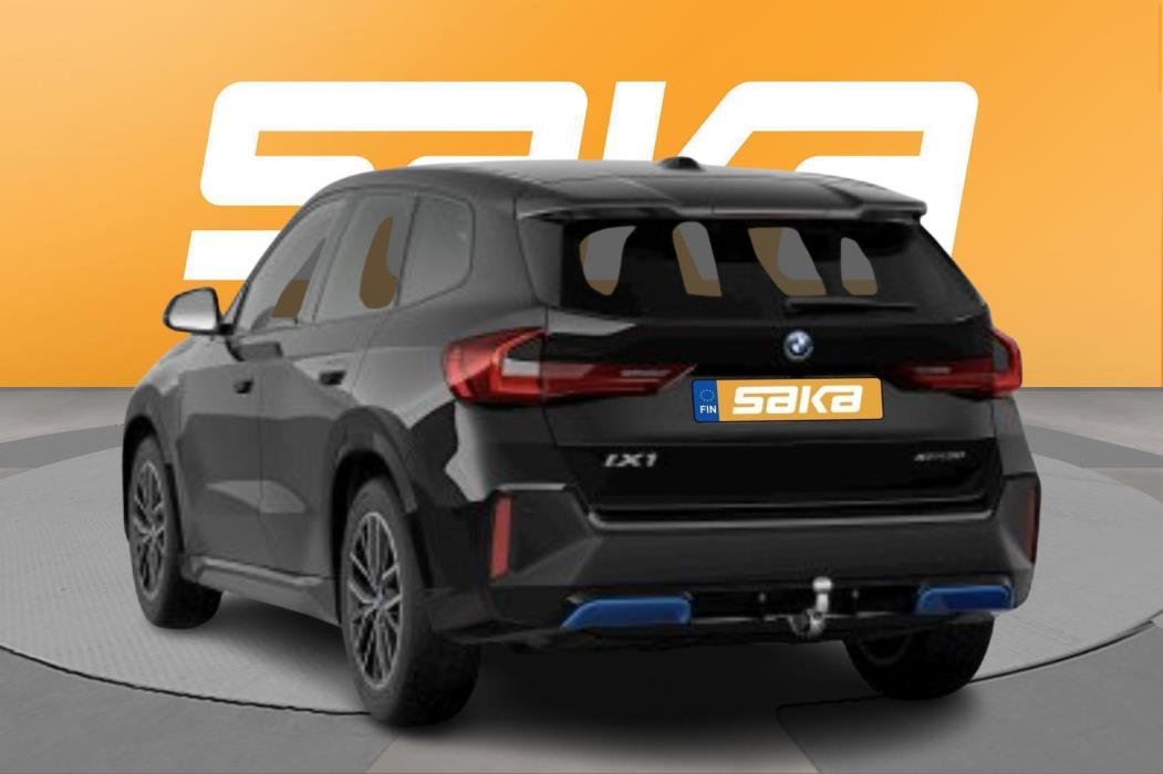 BMW iX1 2023