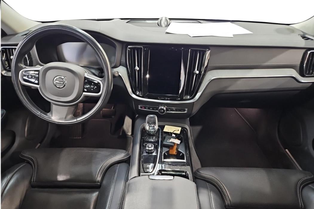 VOLVO V60 2022