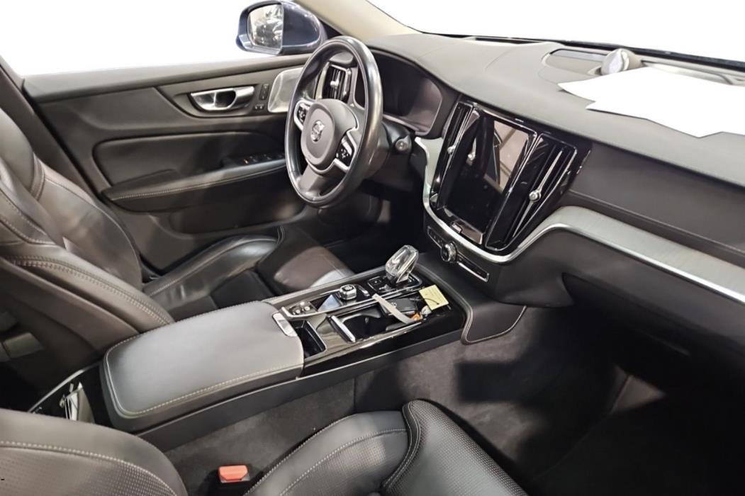 VOLVO V60 2022