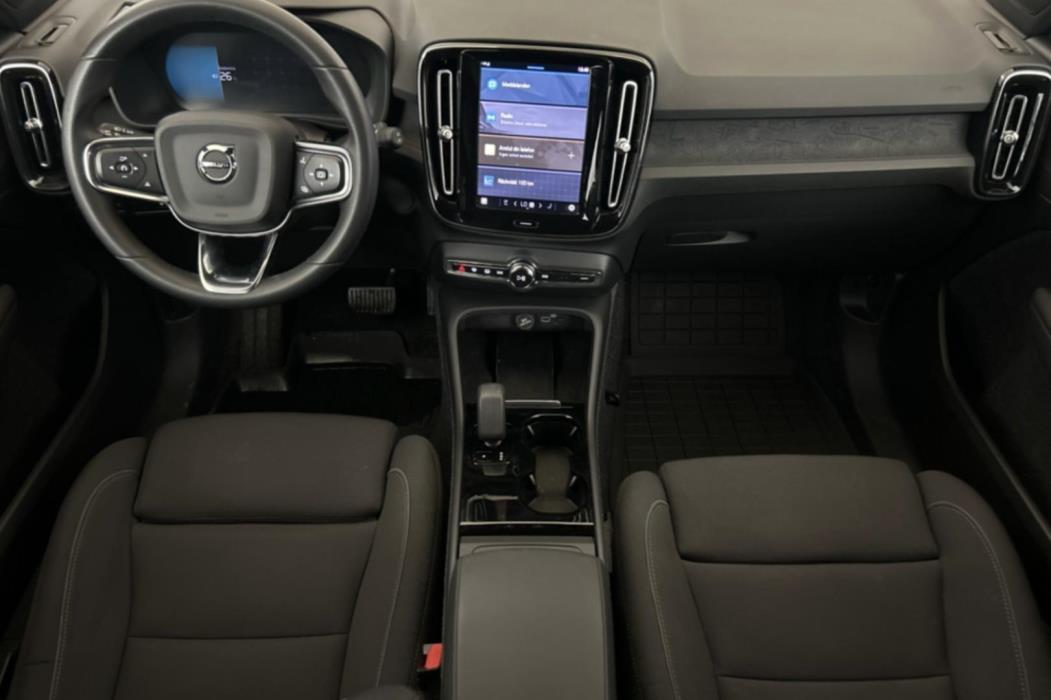 VOLVO XC40 2023