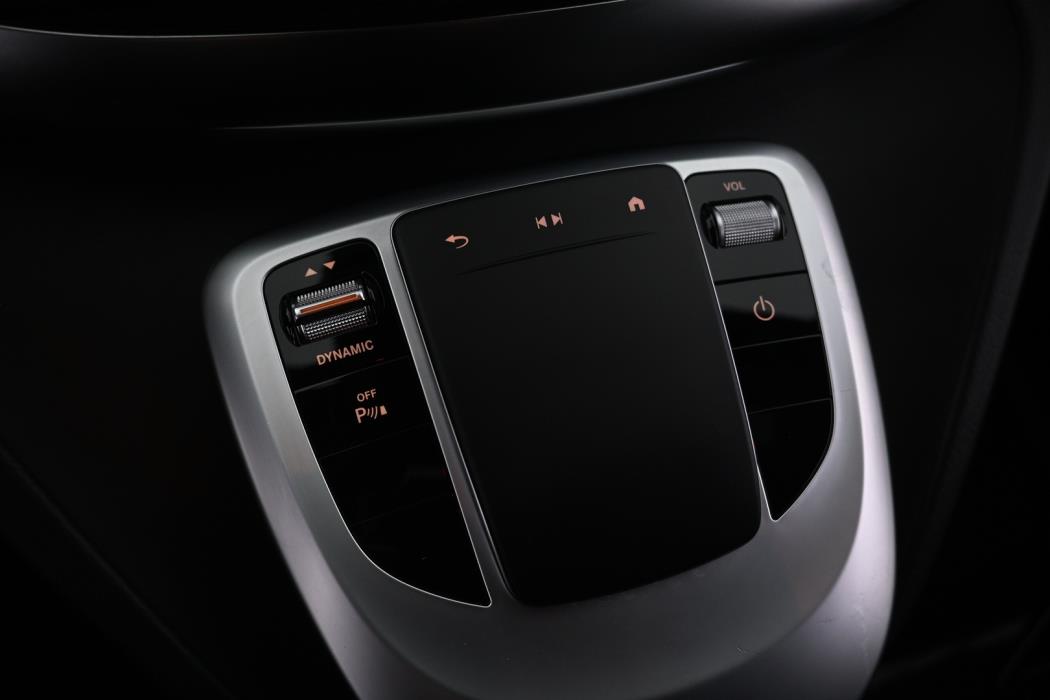 MERCEDES-BENZ EQV 2021