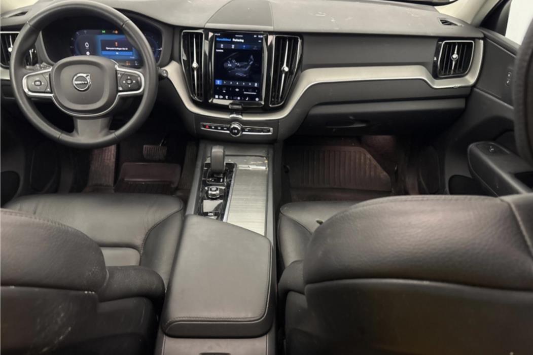 VOLVO XC60 2023