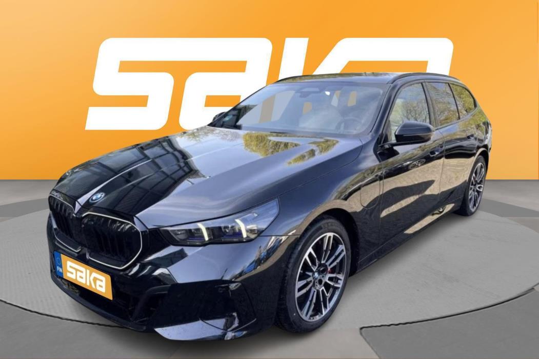 BMW 550 2025
