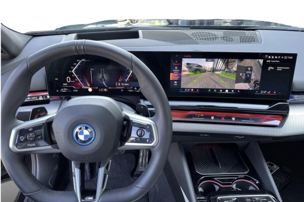 BMW 550 2025