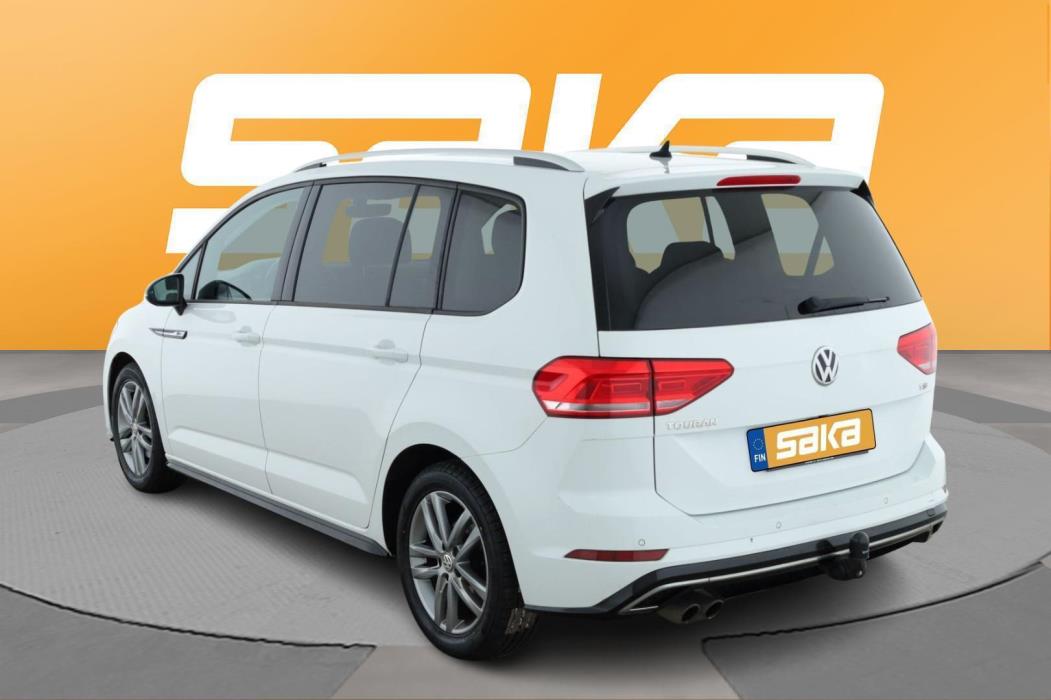 VOLKSWAGEN Touran 2017
