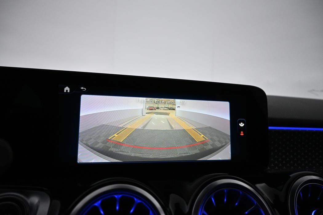 MERCEDES-BENZ EQB 2025