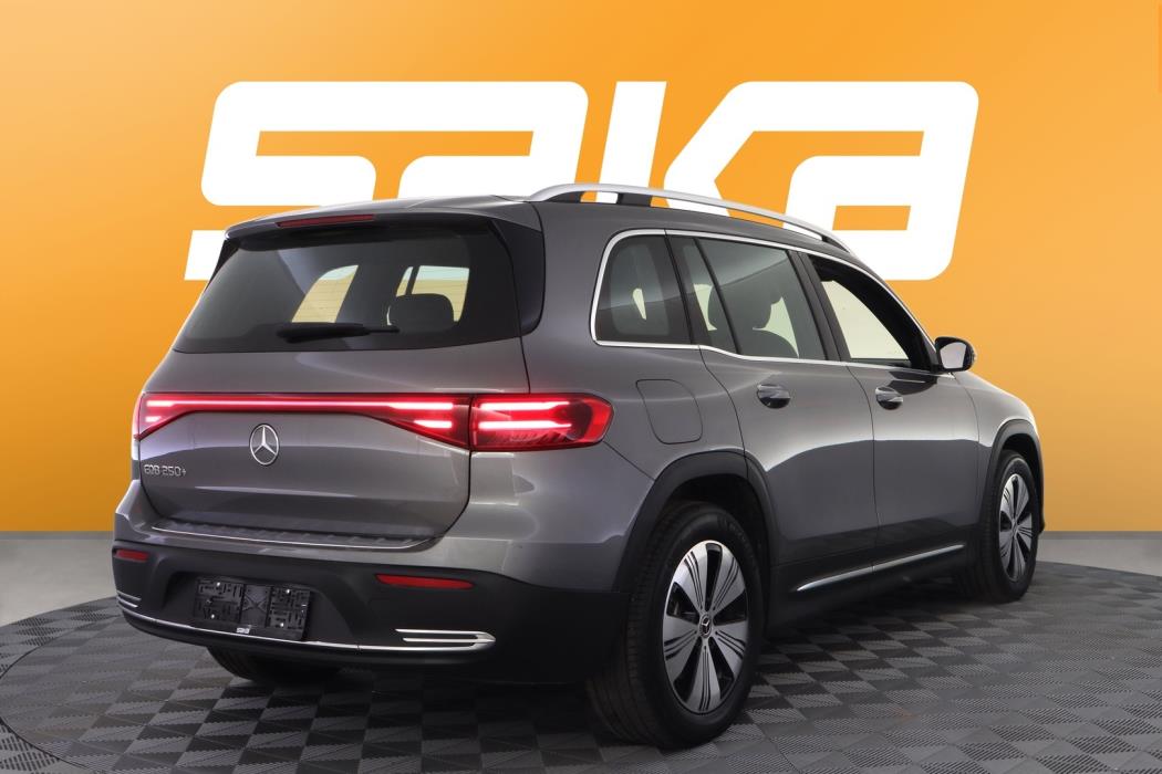 MERCEDES-BENZ EQB 2025