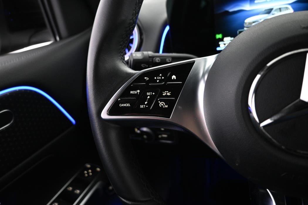 MERCEDES-BENZ EQB 2025