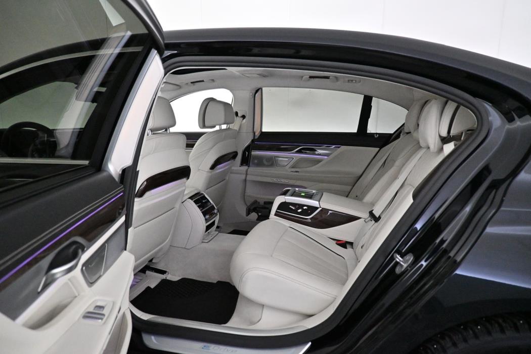 BMW 740 2018