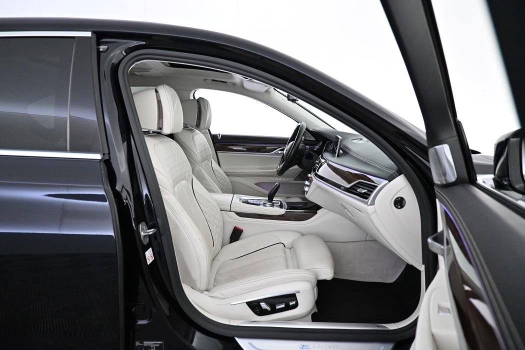 BMW 740 2018