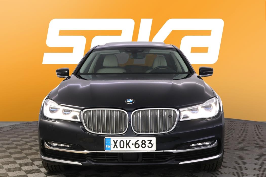BMW 740 2018