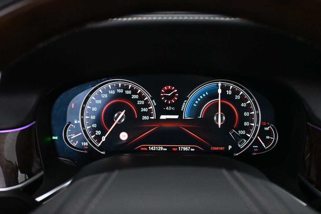 BMW 740 2018