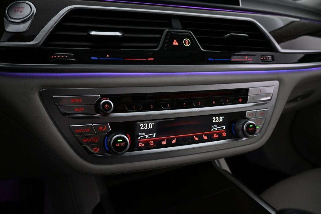 BMW 740 2018