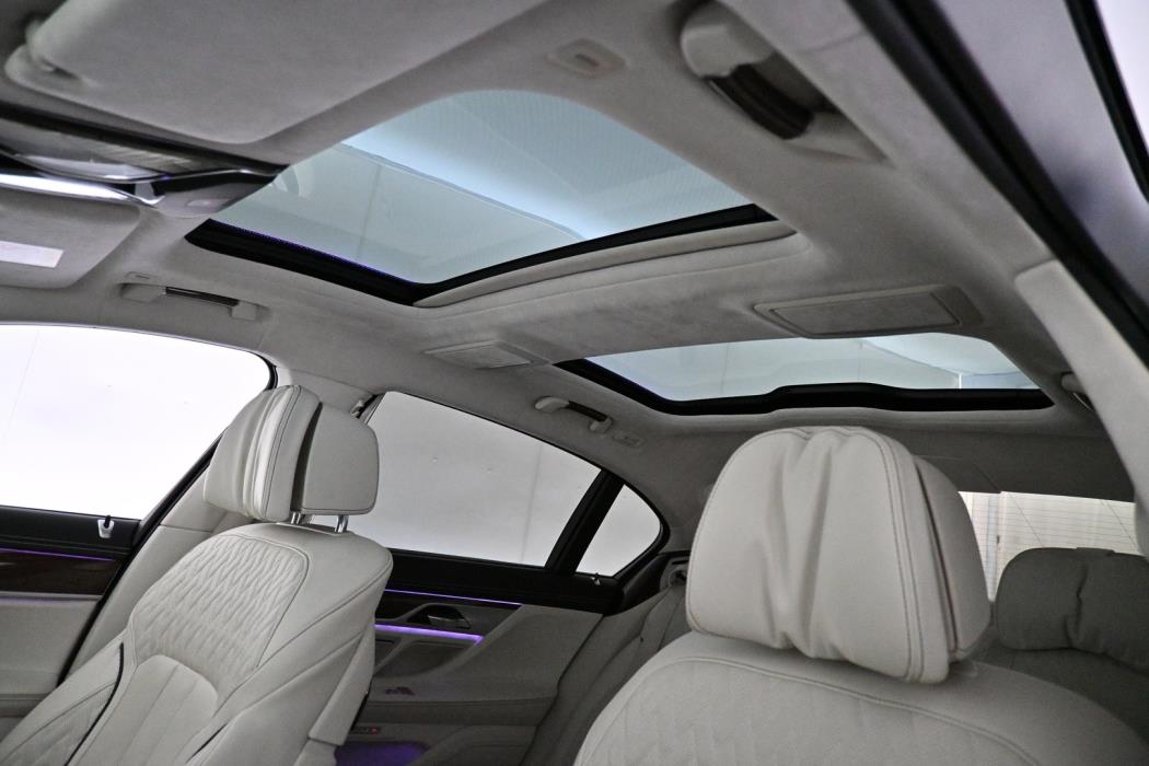 BMW 740 2018