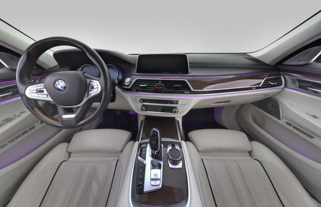 BMW 740 2018