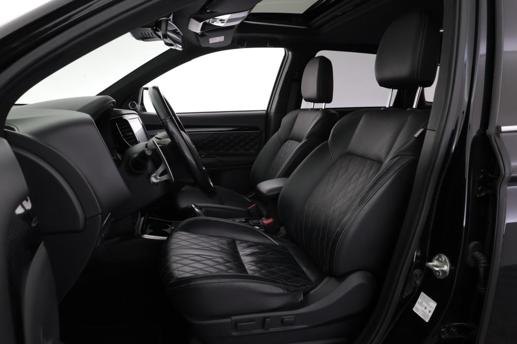 MITSUBISHI Outlander PHEV 2020