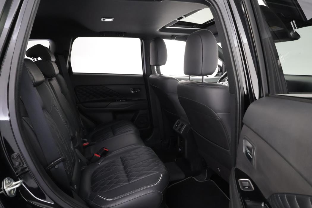 MITSUBISHI Outlander PHEV 2020