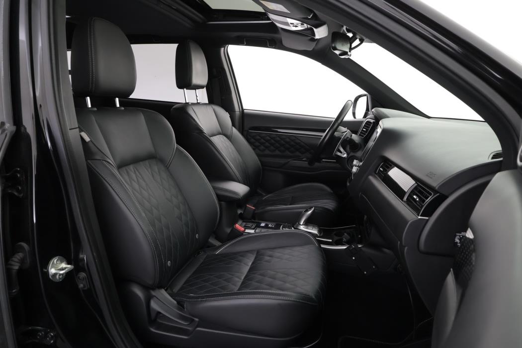 MITSUBISHI Outlander PHEV 2020