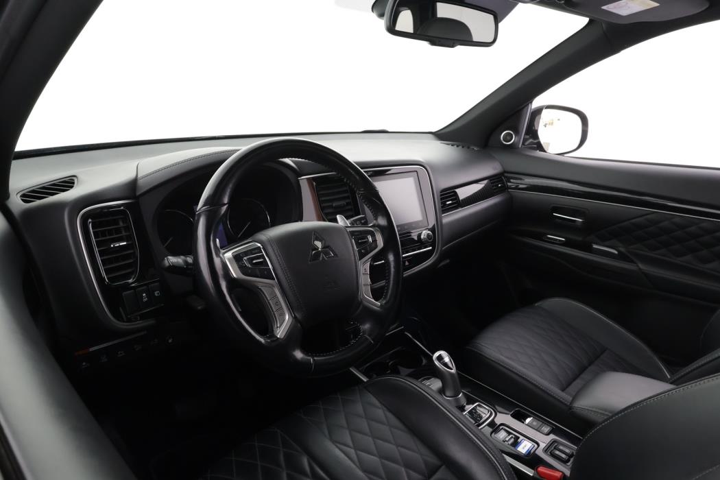 MITSUBISHI Outlander PHEV 2020