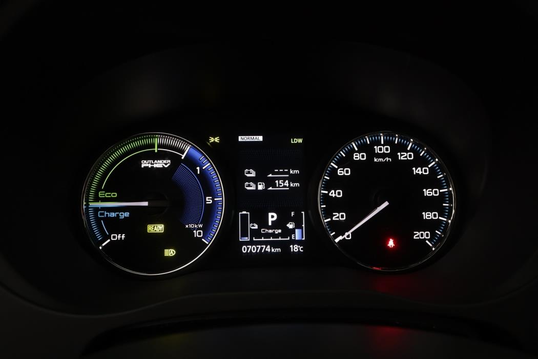 MITSUBISHI Outlander PHEV 2020