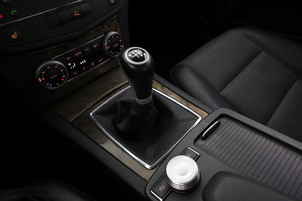 MERCEDES-BENZ C 2009