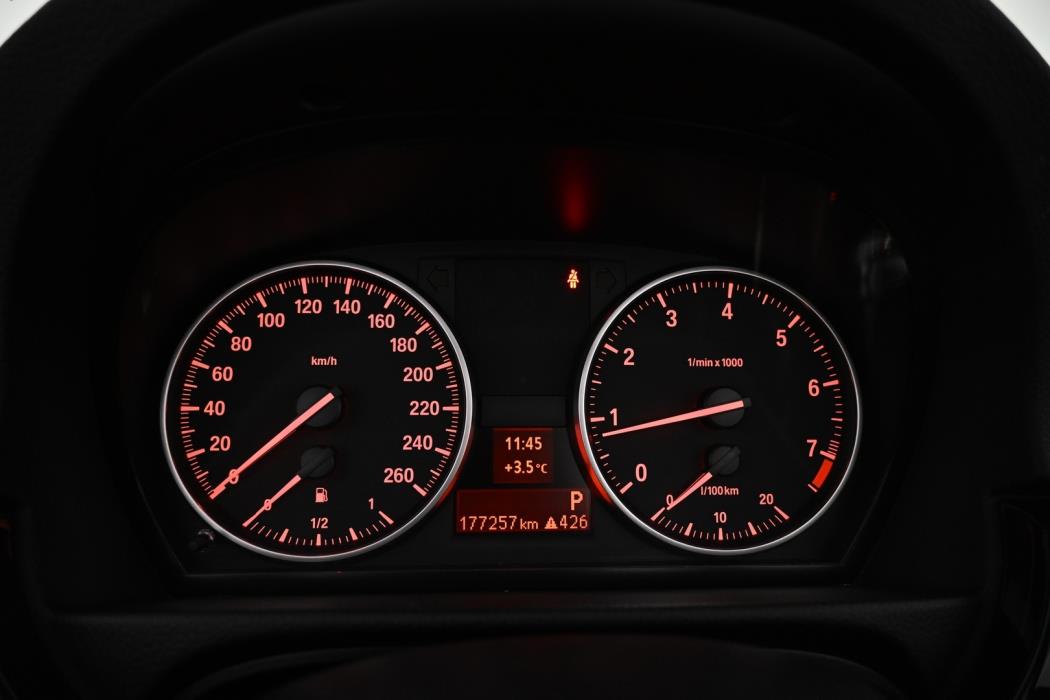 BMW 320 2009