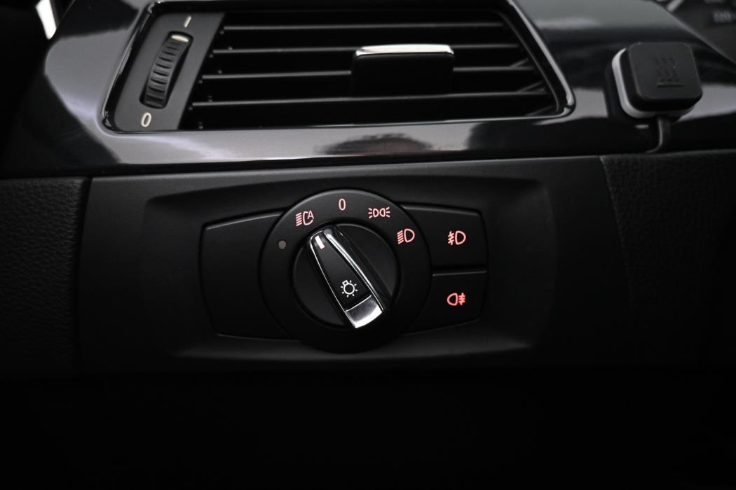 BMW 320 2009