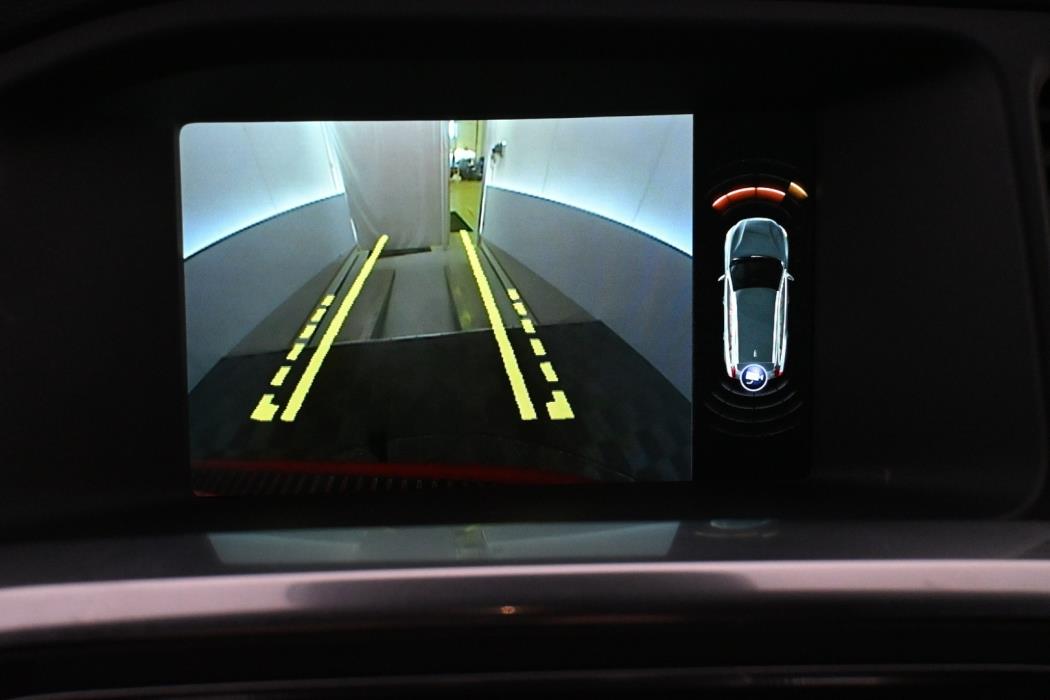 VOLVO V60 2015