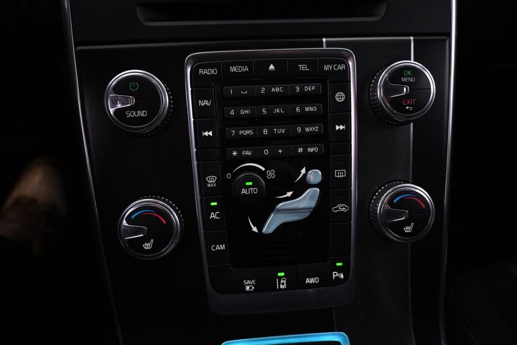 VOLVO V60 2015