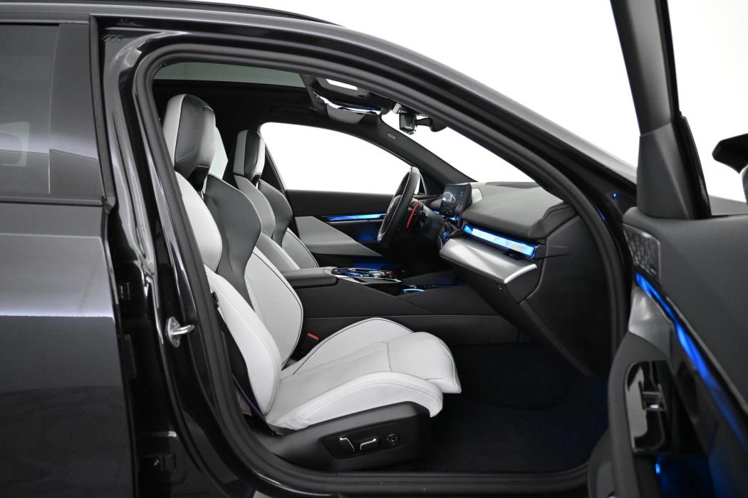 BMW M5 2025