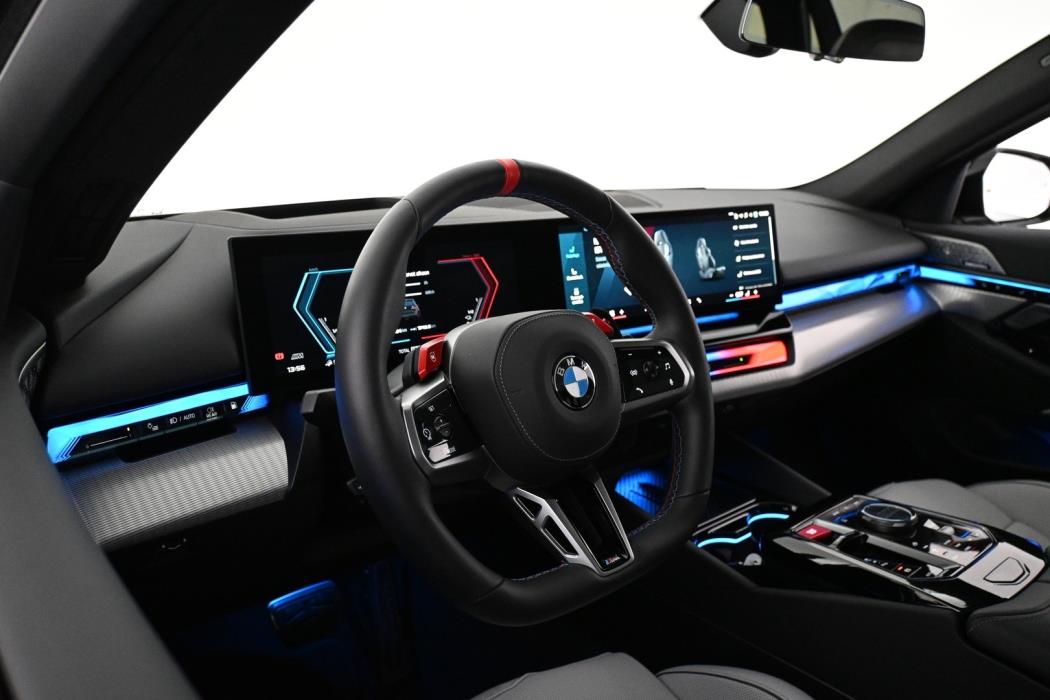 BMW M5 2025