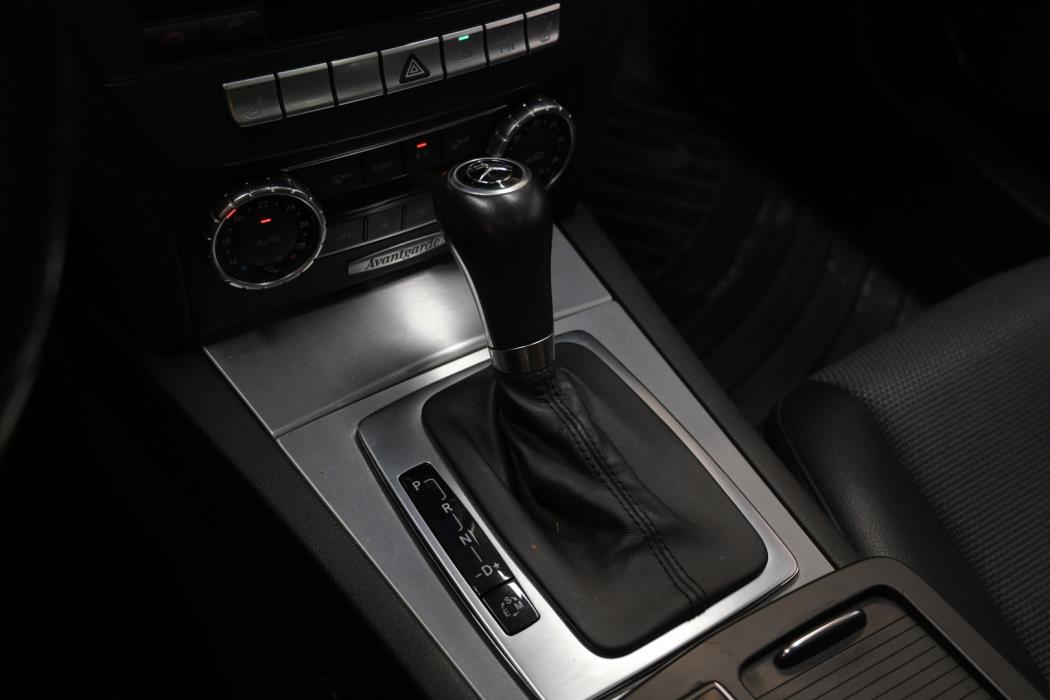 MERCEDES-BENZ C 2011