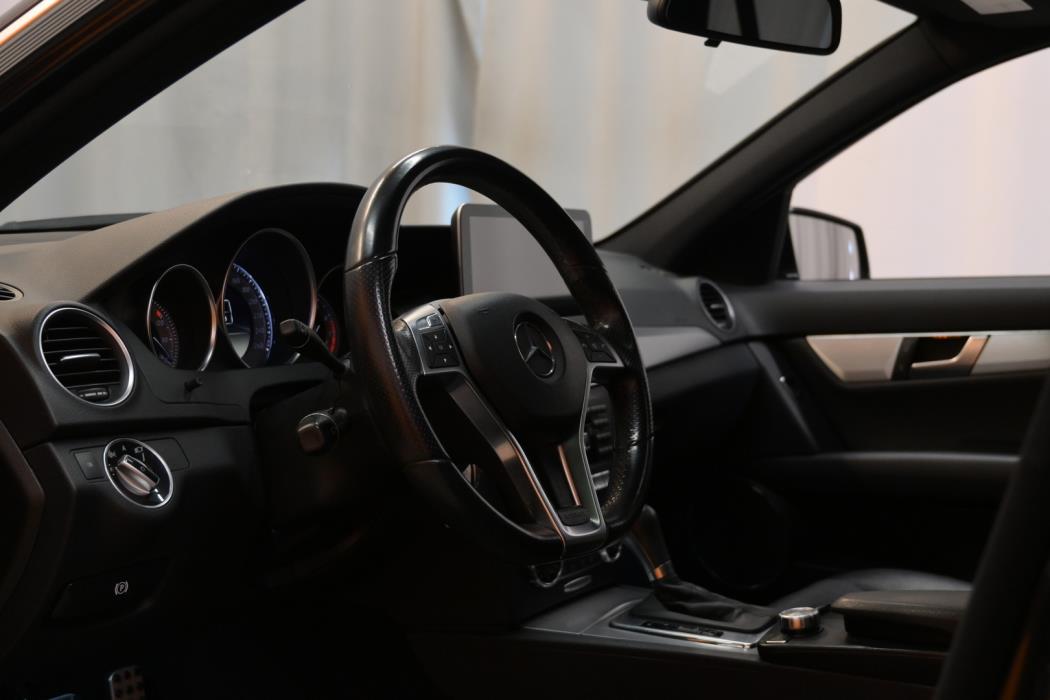 MERCEDES-BENZ C 2011