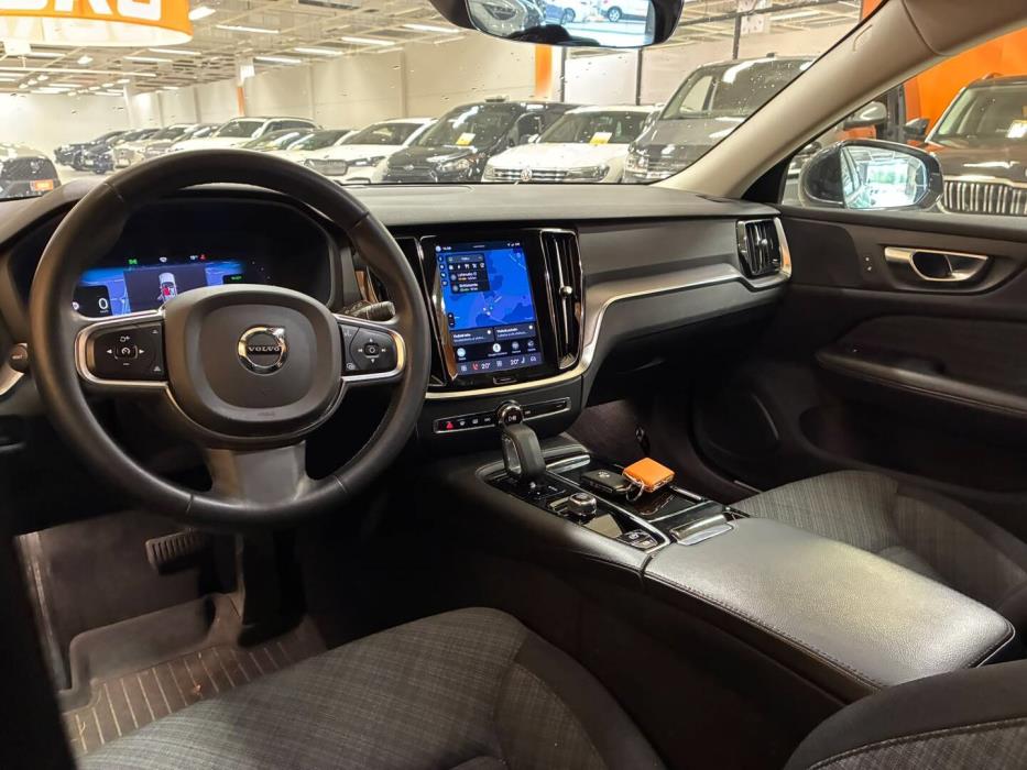 VOLVO V60 2023