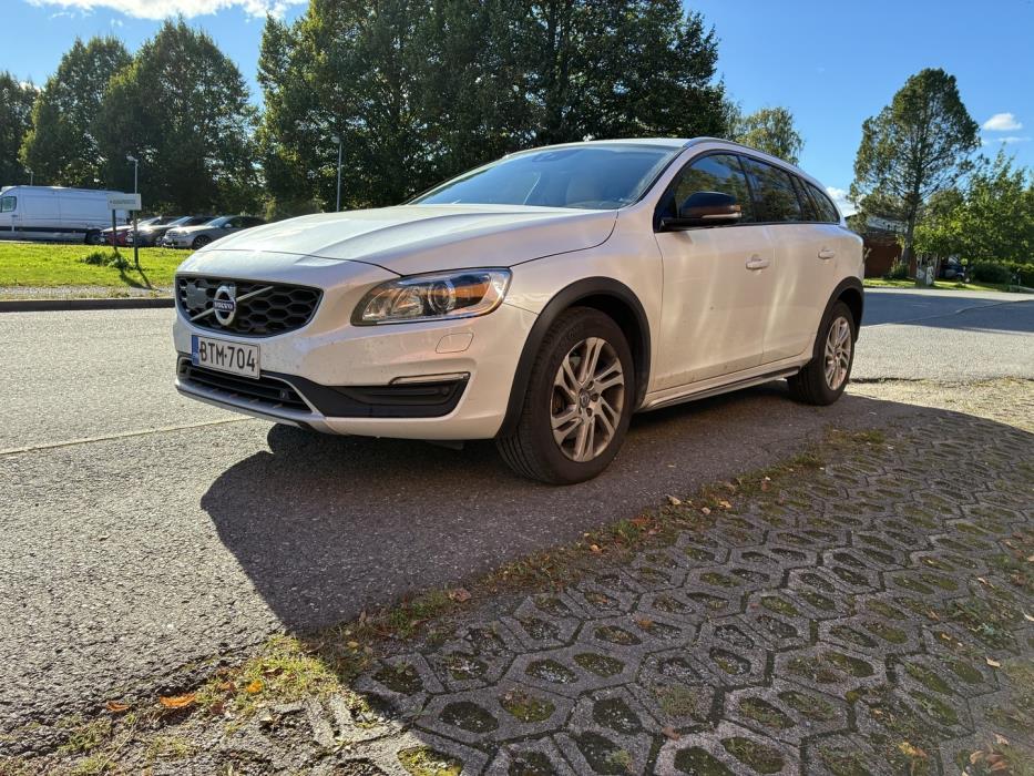 VOLVO V60 Cross Country 2016