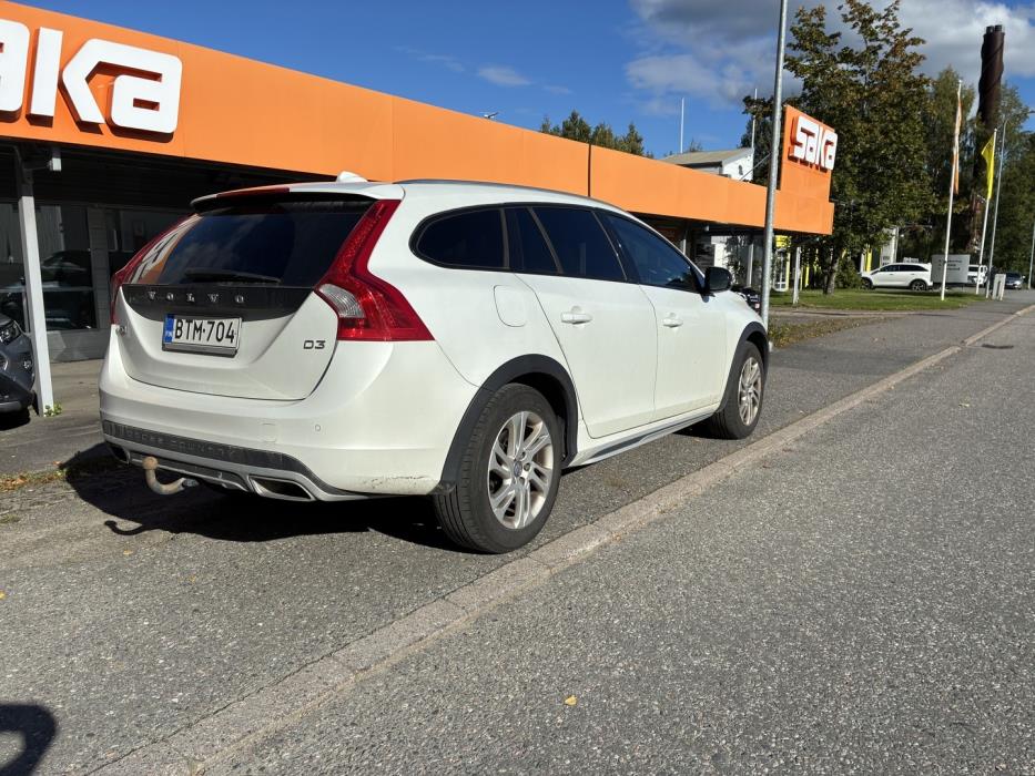 VOLVO V60 Cross Country 2016