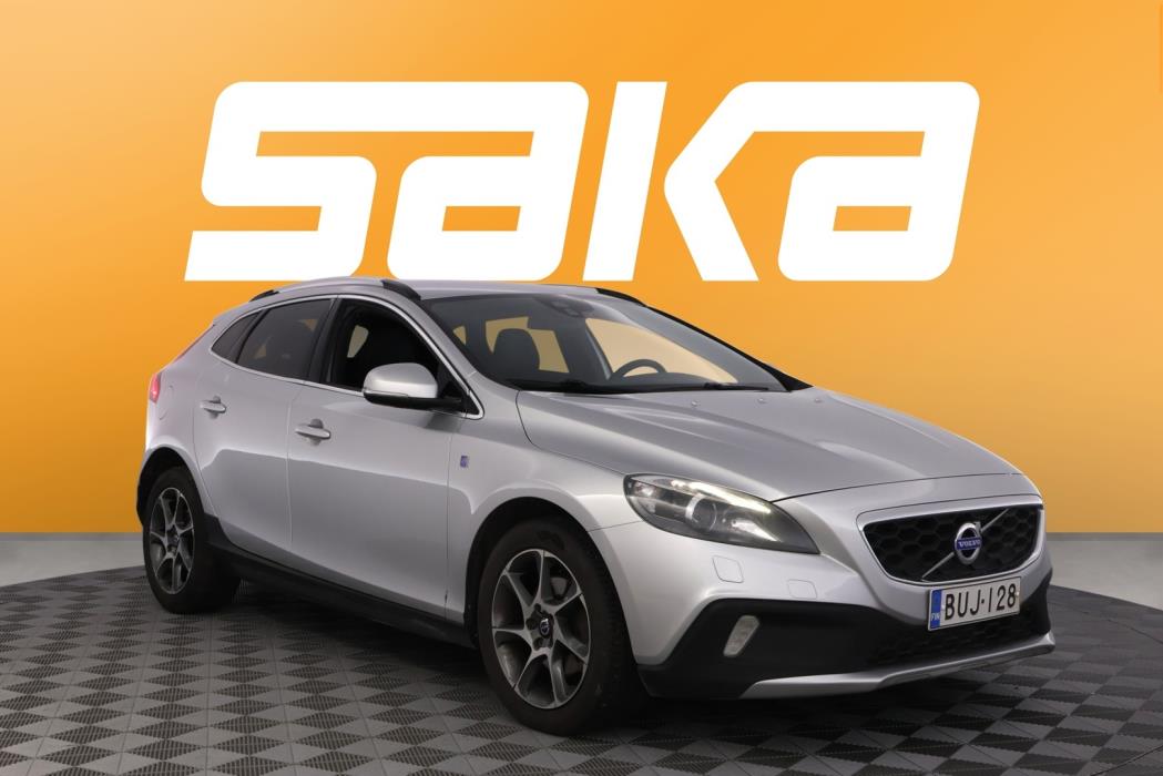 VOLVO V40 Cross Country 2015