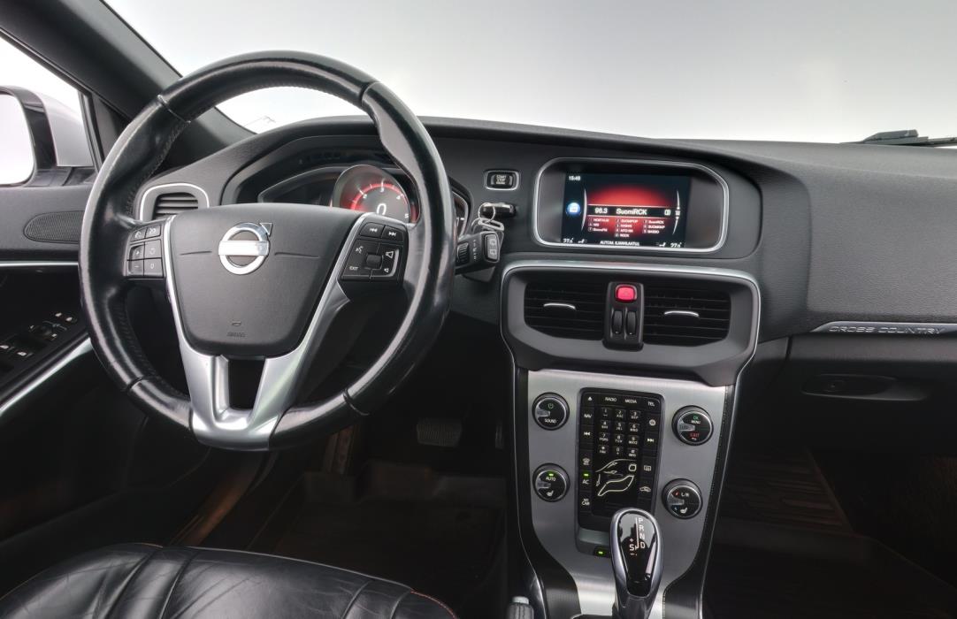 VOLVO V40 Cross Country 2015