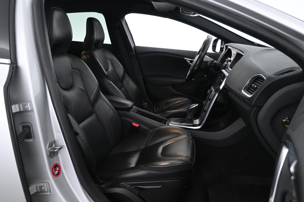 VOLVO V40 Cross Country 2015