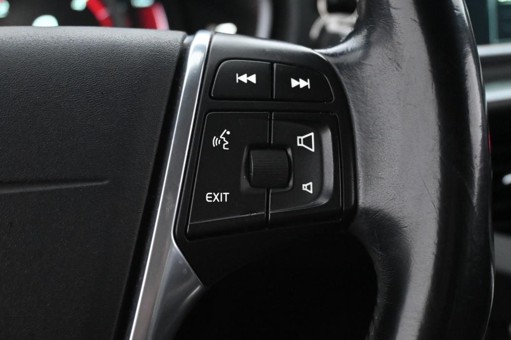 VOLVO V40 Cross Country 2015