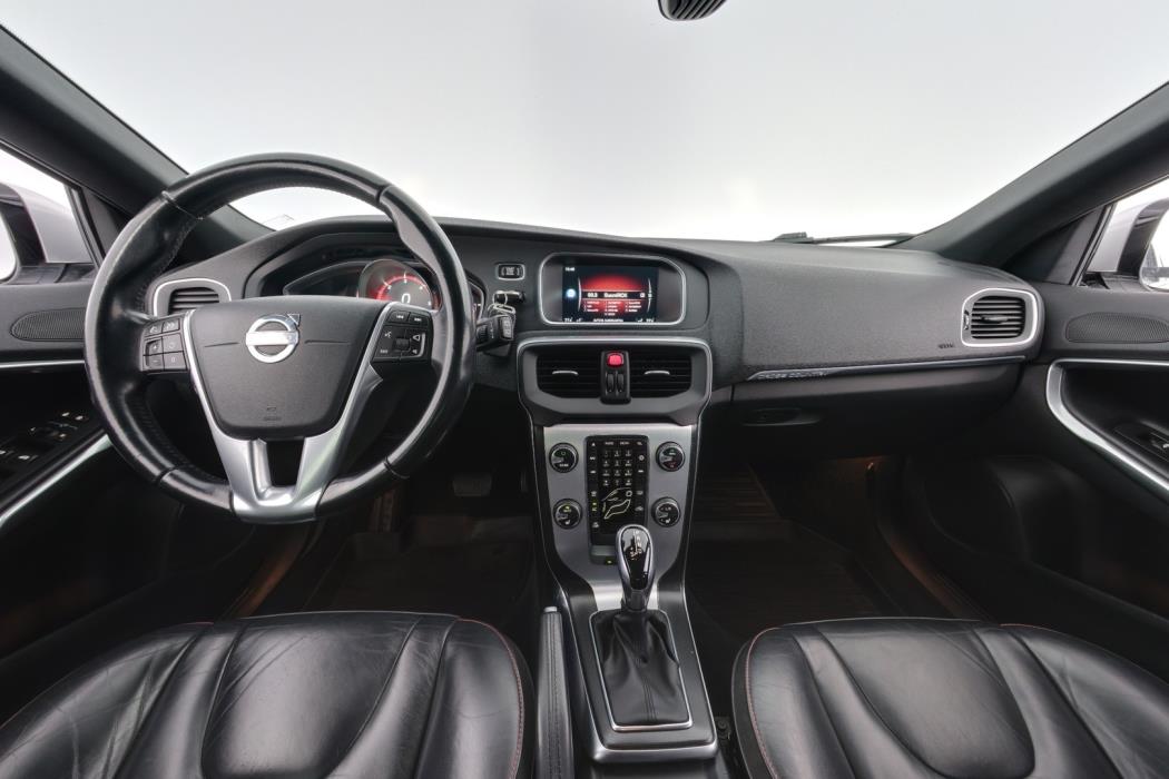 VOLVO V40 Cross Country 2015