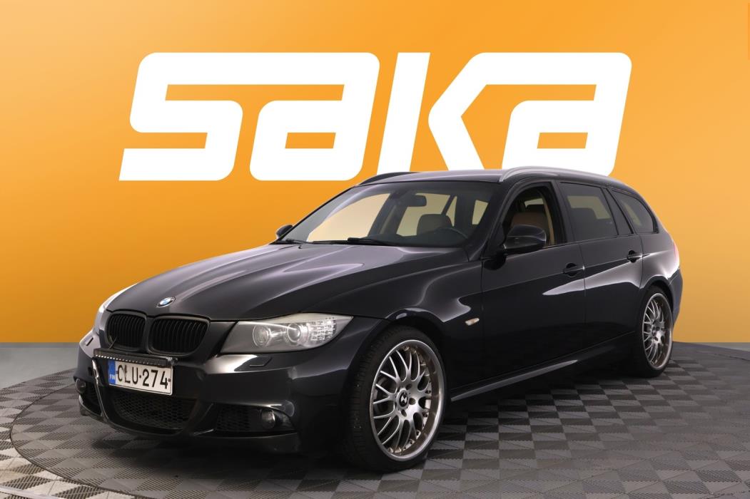 BMW 330 2011